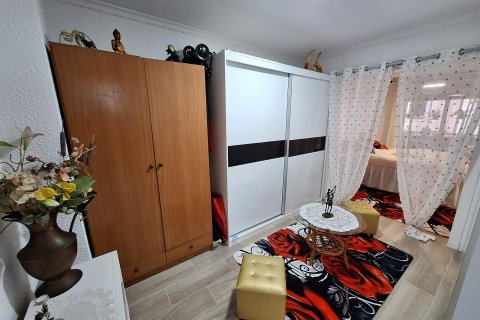 Apartment for sale in Torrevieja, Alicante, Spain 1 bedroom, 117 sq.m. No. 182928 - photo 8