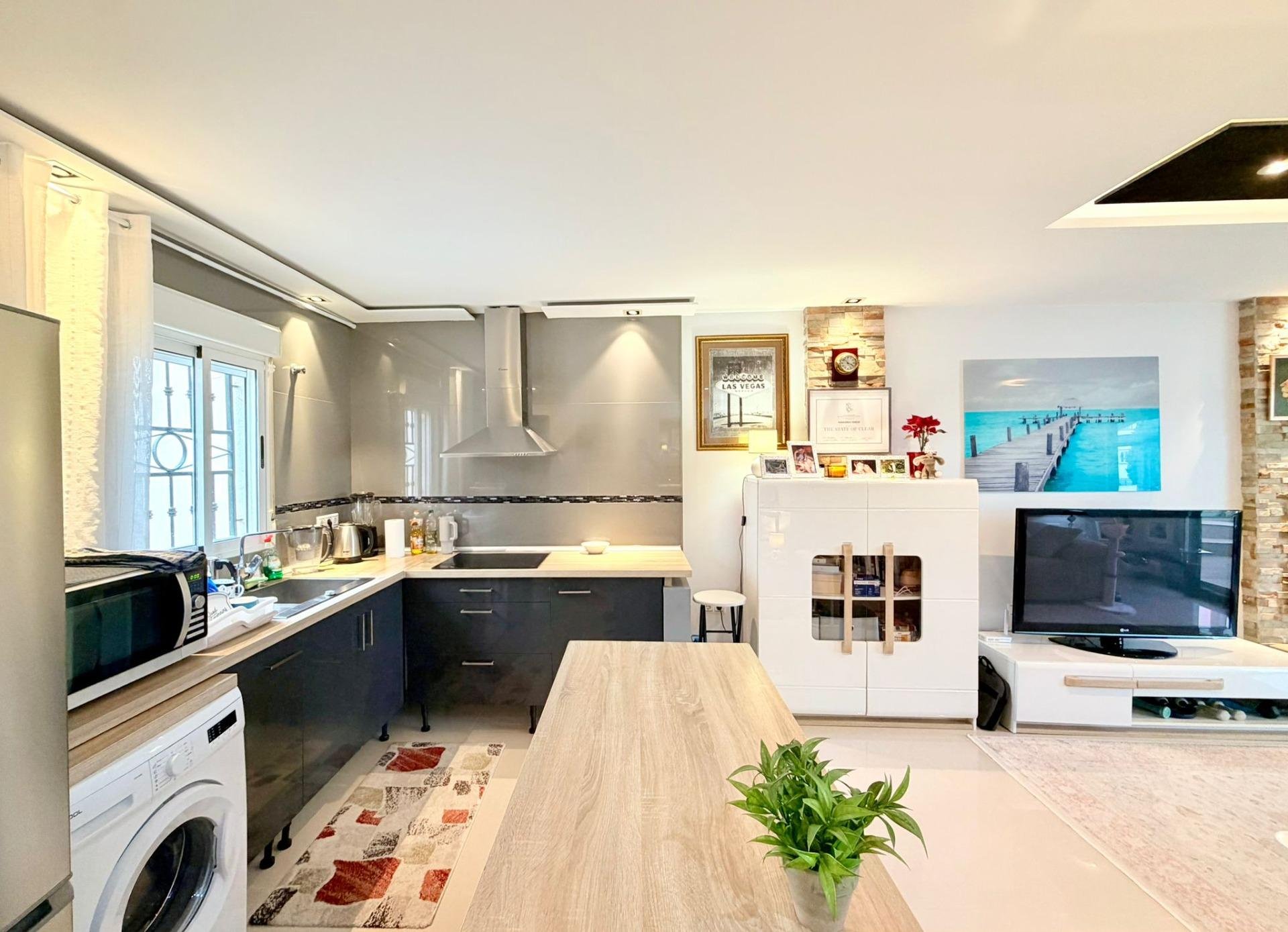Bungalow in La Florida, Alicante, Spain 2 bedrooms, 77 sq.m. No. 182926