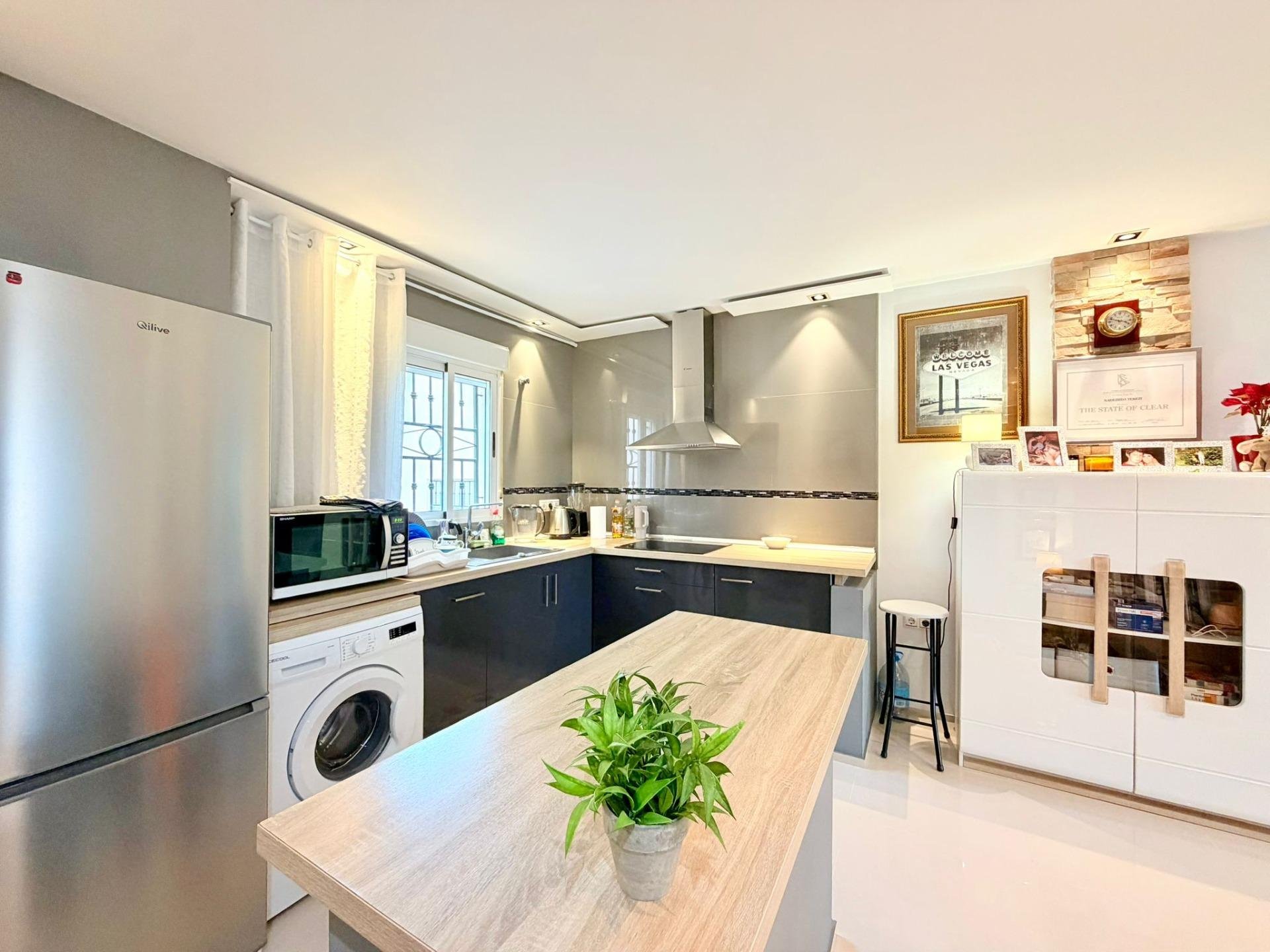 Bungalow in La Florida, Alicante, Spain 2 bedrooms, 77 sq.m. No. 182926
