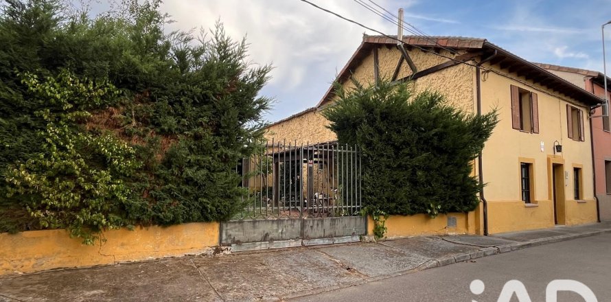 Huoneisto Cabreros Del Rio, Leon, Espanja 3 makuuhuonetta, 242 m2 No. 192136