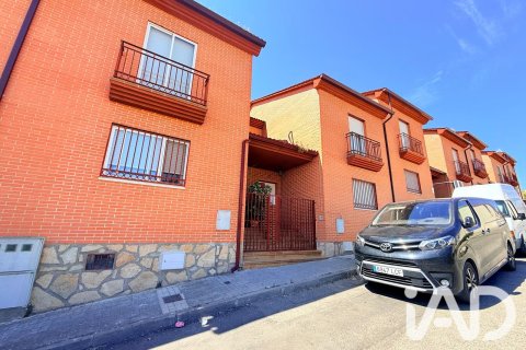 Townhouse in San Martin de Valdeiglesias, Madrid, Spanien 3 Schlafzimmer, 154 m2 Nr. 192135