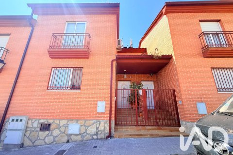 Townhouse zum Verkauf in San Martin de Valdeiglesias, Madrid, Spanien 3 Schlafzimmer, 154 m2 Nr. 192135 - Foto 2