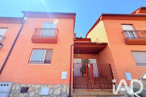 Townhouse zum Verkauf in San Martin de Valdeiglesias, Madrid, Spanien 3 Schlafzimmer, 154 m2 Nr. 192135 - Foto 3