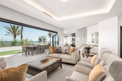 Willa w Estepona, Malaga, Hiszpania 3 sypialnie, 309 mkw. nr 155330 – zdjęcie 7