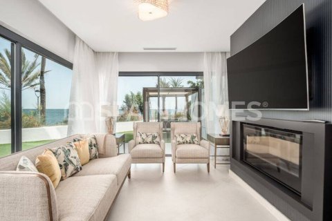 Willa w Estepona, Malaga, Hiszpania 3 sypialnie, 309 mkw. nr 155330 – zdjęcie 9