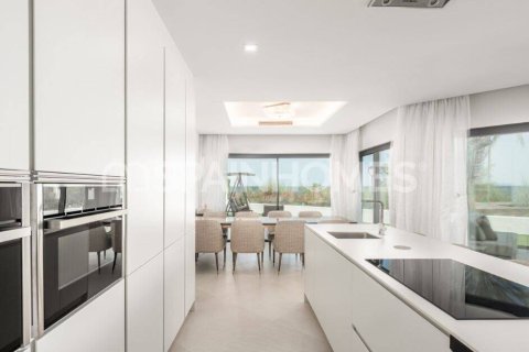 Willa w Estepona, Malaga, Hiszpania 3 sypialnie, 309 mkw. nr 155330 – zdjęcie 13