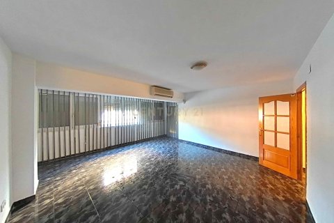 Apartment in Sabadell, Barcelona, Spain 3 bedrooms, 104 sq.m. No. 186466