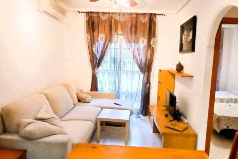 Apartament w Torrevieja, Alicante, Hiszpania 2 sypialnie, 65 mkw. nr 182948 – zdjęcie 2