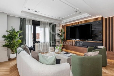Apartment for sale in Madrid, Spain 3 bedrooms, 235 sq.m. No. 157337 - photo 4