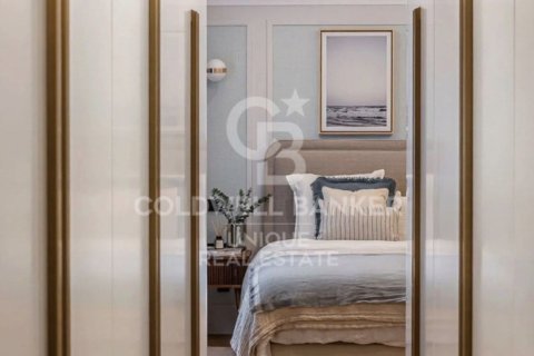 Apartment for sale in Madrid, Spain 3 bedrooms, 235 sq.m. No. 157337 - photo 13