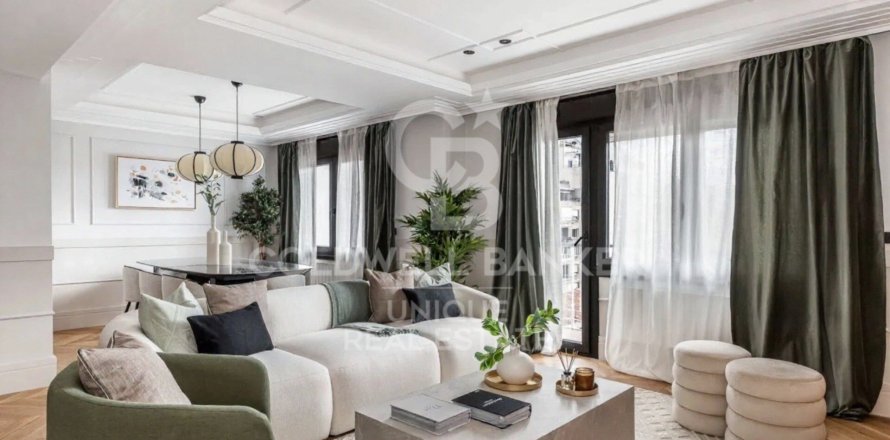 Apartment in Madrid, Spain 3 bedrooms, 235 sq.m. No. 157337