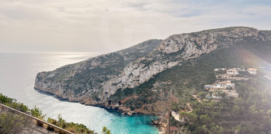 Villa in Javea, Alicante, Spain 4 bedrooms, 400 sq.m. No. 157336