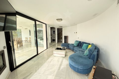 Villa for sale in Javea, Alicante, Spain 4 bedrooms, 400 sq.m. No. 157336 - photo 6