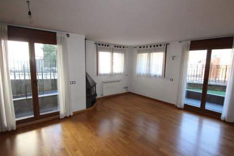Apartment à Principado De Andorra (Ninguna Poblacion Tiene C.P.), Lleida, Espagne 3 chambres, 92 m2 No. 157335