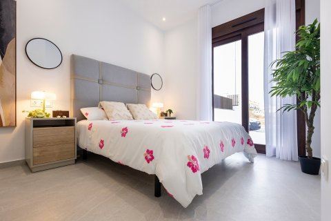 Villa till salu i Alicante, Spanien 2 sovrum, 73 kvm. Nr. 112363 - foto 13