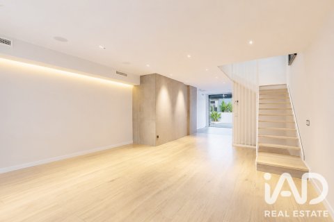 Townhouse zum Verkauf in Sabadell, Barcelona, Spanien 4 Schlafzimmer, 221.84 m2 Nr. 187971 - Foto 18