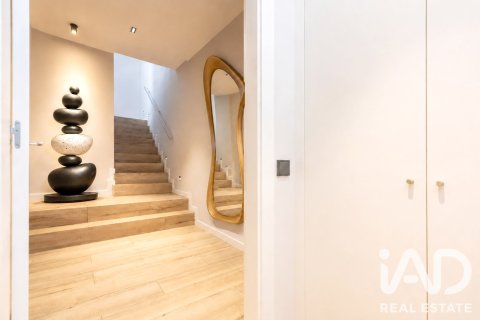 Townhouse zum Verkauf in Sabadell, Barcelona, Spanien 4 Schlafzimmer, 221.84 m2 Nr. 187971 - Foto 3