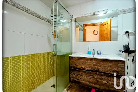 Kaupunkipientalo myytävänä Aguilas, Murcia, Espanja, 4 makuuhuonetta, 185.3 m2 No. 153487 - kuva 12