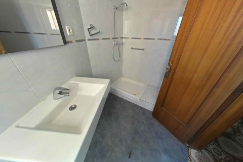 Apartment for sale in Badalona, Barcelona, Spain 2 bedrooms, 97 sq.m. No. 195287 - photo 13