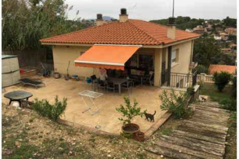 House for sale in Rubi, Barcelona, Spain 4 bedrooms, 234 sq.m. No. 195292 - photo 2
