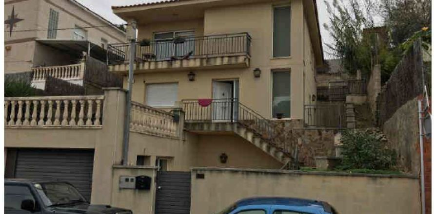 House in Rubi, Barcelona, Spain 4 bedrooms, 234 sq.m. No. 195292