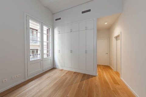 Продажа квартиры в Барселона, Испания 2 спальни, 110м2 №161321 - фото 13