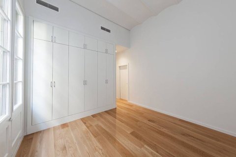 Продажа квартиры в Барселона, Испания 2 спальни, 110м2 №161321 - фото 12