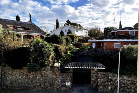 Продажа квартиры в Сан-Кугат-дель-Вальес, Барселона, Испания 2 спальни, 95м2 №161322 - фото 6