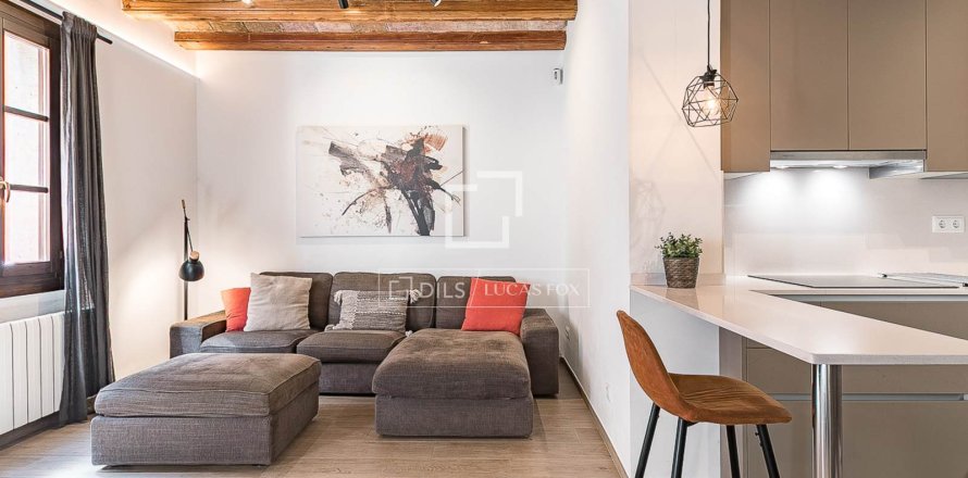 Apartment in Barcelona, Spain 3 bedrooms, 88 sq.m. No. 164903