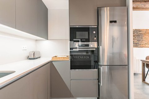 Apartment for sale in Barcelona, Spain 3 bedrooms, 88 sq.m. No. 164903 - photo 9