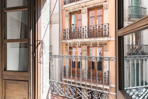 Apartment for sale in Barcelona, Spain 3 bedrooms, 88 sq.m. No. 164903 - photo 4