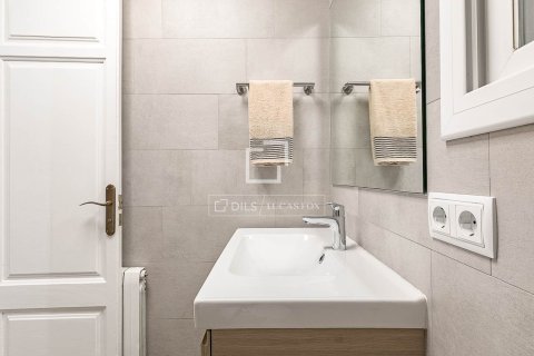 Apartment for sale in Barcelona, Spain 3 bedrooms, 88 sq.m. No. 164903 - photo 22