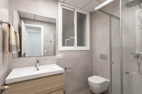 Apartment for sale in Barcelona, Spain 3 bedrooms, 88 sq.m. No. 164903 - photo 24