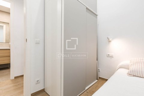 Apartment for sale in Barcelona, Spain 3 bedrooms, 88 sq.m. No. 164903 - photo 28