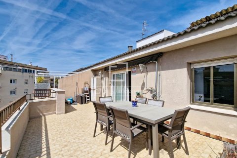 Продажа пентхауса в Виланова-и-ла-Желтру, Барселона, Испания 3 спальни, 115м2 №164901 - фото 2