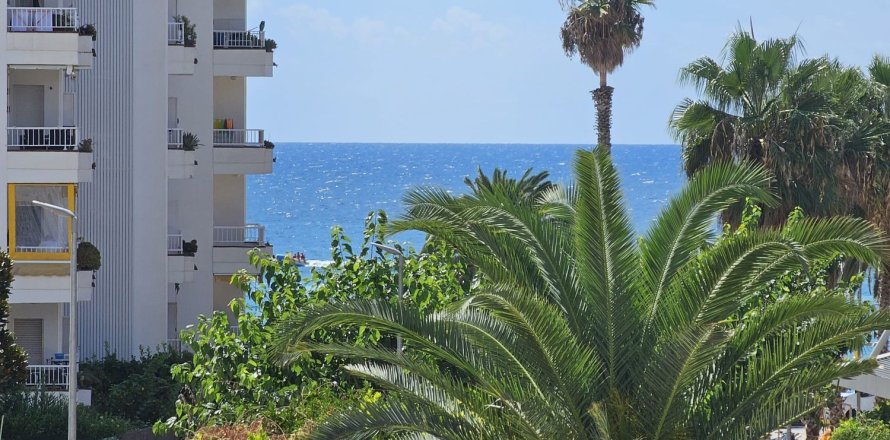 Apartment in Lloret de Mar, Girona, Spain 4 bedrooms, 128 sq.m. No. 168493