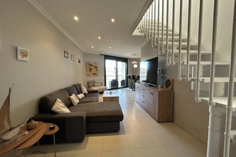 Huoneisto myytävänä Cubelles, Barcelona, Espanja, 3 makuuhuonetta, 101 m2 No. 168497 - kuva 14