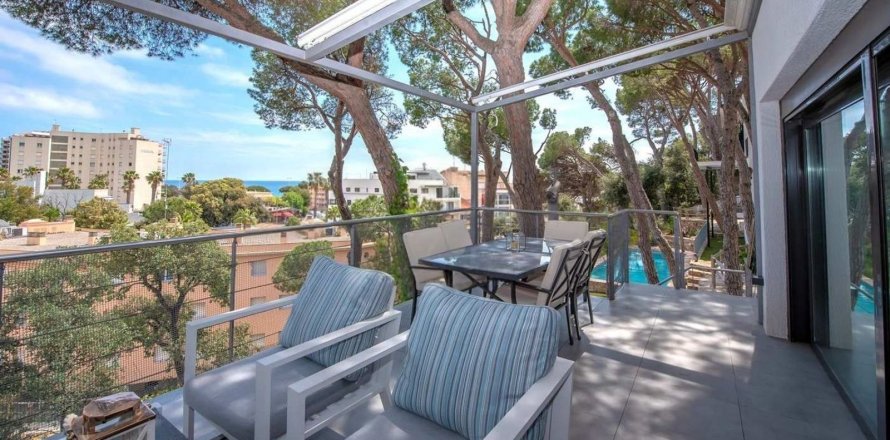 Dom w Platja D'aro, Girona, Hiszpania 5 sypialni, 214 mkw. nr 168492
