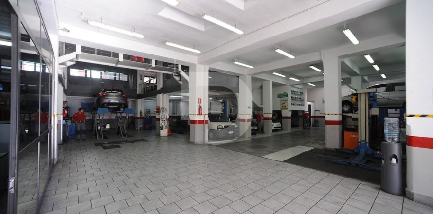 Commercial property in Sants-Montjuic, Barcelona, Spain 163 sq.m. No. 154890