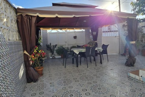 Сasa en Torrevieja, Alicante, España 4 dormitorios, 65 m2 No. 149773