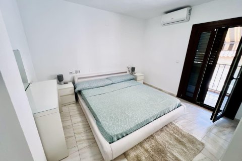 Dúplex en venta en Torrevieja, Alicante, España 4 dormitorios, 95 m2 No. 149772 - foto 7