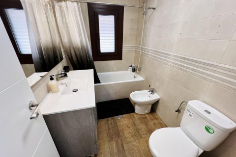 Dúplex en venta en Torrevieja, Alicante, España 4 dormitorios, 95 m2 No. 149772 - foto 11