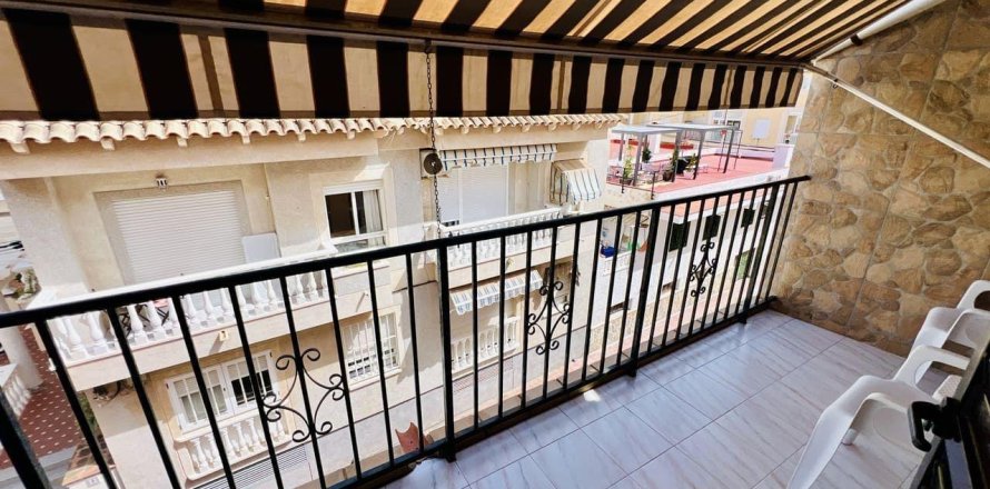 Dúplex en Torrevieja, Alicante, España 4 dormitorios, 95 m2 No. 149772