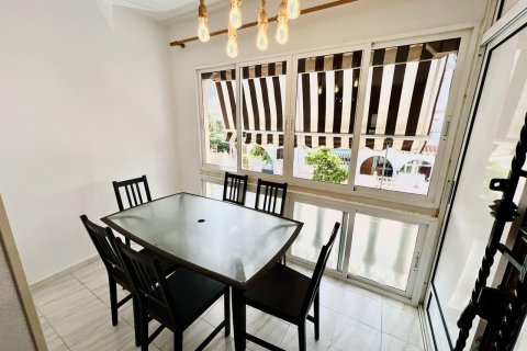 Dúplex en venta en Torrevieja, Alicante, España 4 dormitorios, 95 m2 No. 149772 - foto 5