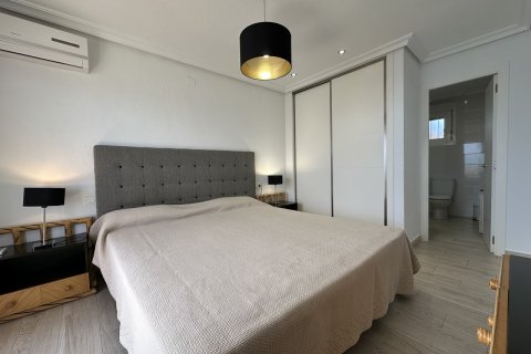 Apartamento en venta en Mil Palmeras, Alicante, España 3 dormitorios, 96 m2 No. 149777 - foto 16