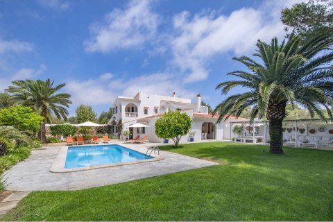 Villa pārdošanā Es Castell, Menorca, Spānijā 7 istabas, 327 m2 Nr. 146997 - attēls 1