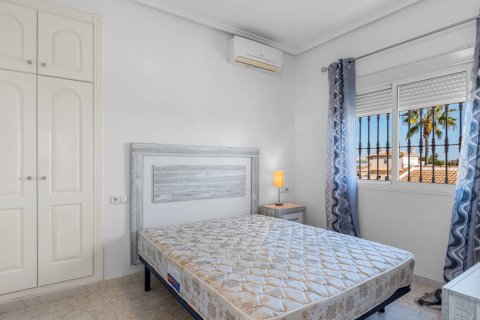 Villa till salu Ciudad Quesada, Alicante, Spanien 5 sovrum, 211 kvm. Nr. 136757 - foto 11