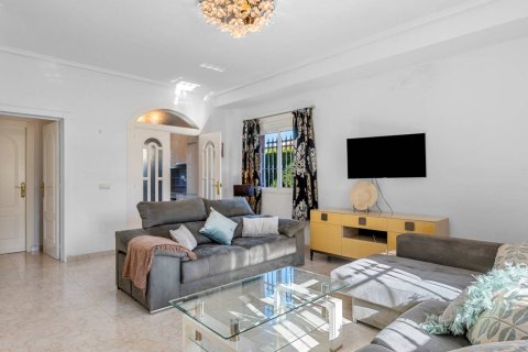 Villa till salu Ciudad Quesada, Alicante, Spanien 5 sovrum, 211 kvm. Nr. 136757 - foto 6