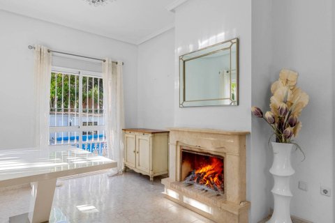 Villa till salu Ciudad Quesada, Alicante, Spanien 5 sovrum, 211 kvm. Nr. 136757 - foto 9