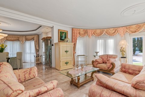 Продажа виллы в Сьюдад Кесада, Аликанте, Испания 5 спален, 344м2 №136759 - фото 9